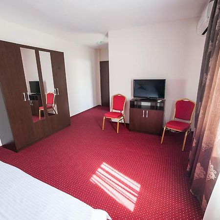 Vatra Romana Bed & Breakfast Răcarii de Jos Exterior foto